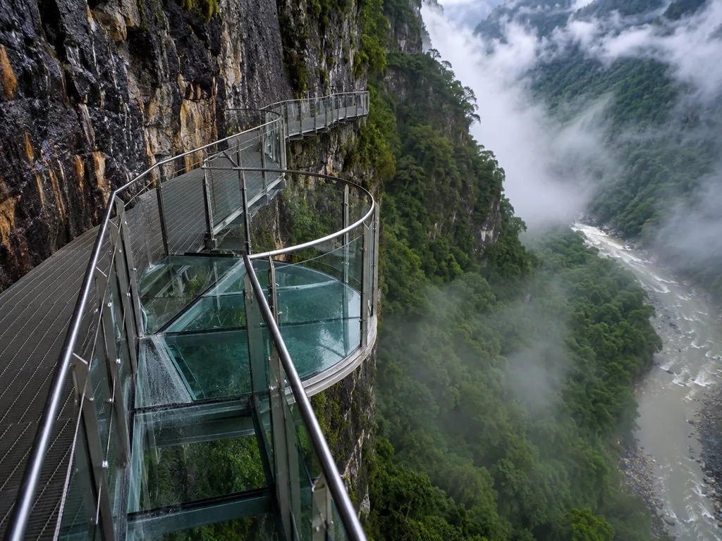 Le Cliffwalk, une promenade en encorbellement au-dessus du canyon de Capilano